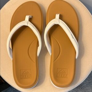 Reef Women's Tan Footbed White Strap Flip Flop Sandals